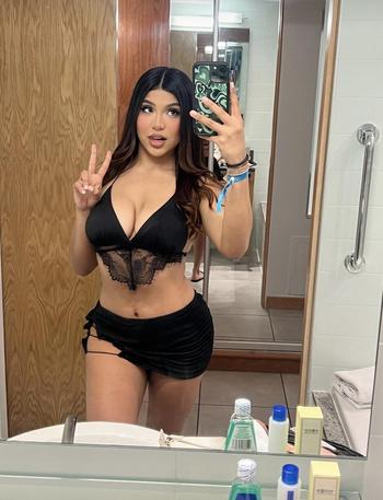 Vivian Pamela, 25  female escort, Virginia-beach